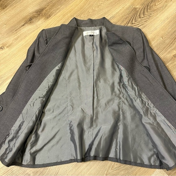 Tahari Grey Bell Sleeve Feminine Jacket size 8 - Picture 5 of 6